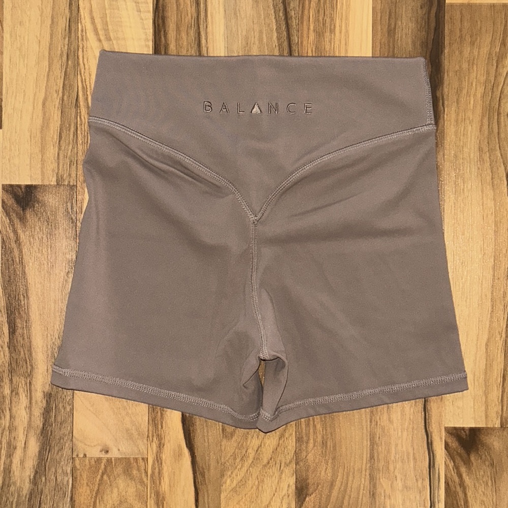 BALANCE CLOUD SHORTS